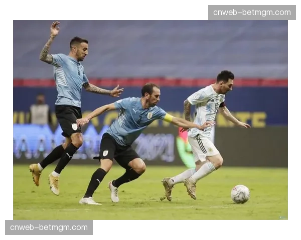 突发：因球迷向场内投掷杂物，罗马德比中断15分钟