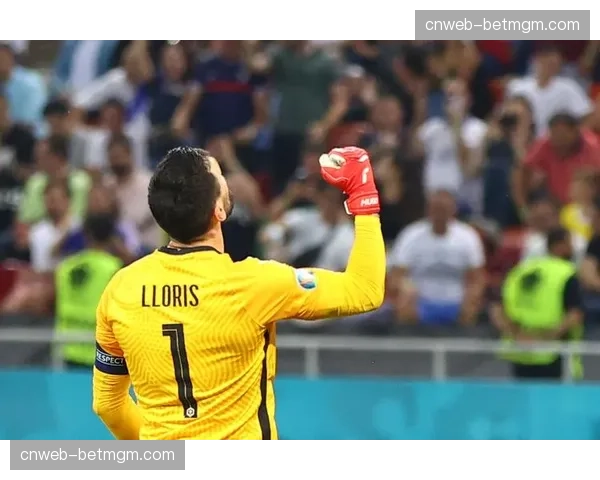 特写:南特门将扑出关键点球后,主场球迷高唱队歌长达五分钟 特写:南特门将扑出关键点球后,主场球迷高唱队歌长达五分钟