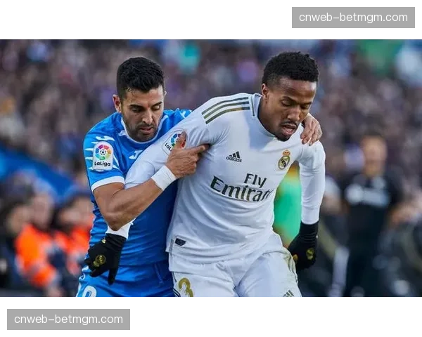 那不勒斯发布伤病报告，包括奥斯梅恩在内的三名主力缺席合练